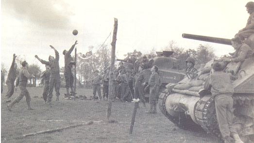 O primeiro Campeonato Mundial de Voleibol Masculino foi realizado em 1949 