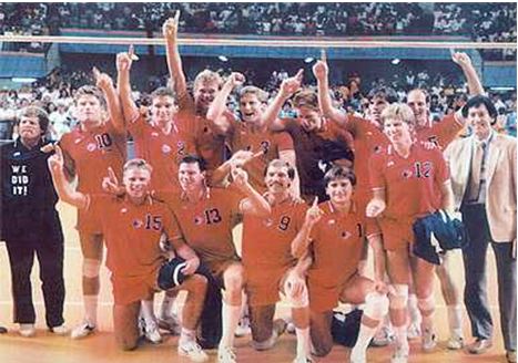 O primeiro Campeonato Mundial de Voleibol Masculino foi realizado em 1949 