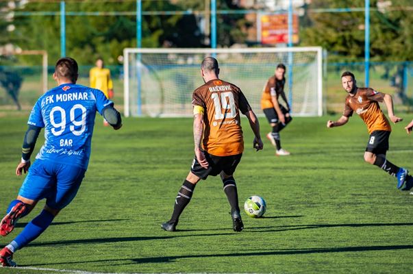 Imagen 1. El MEEF pretende mejorar en los jugadores la inteligencia táctica en fútbol y desarrollar la técnica en situaciones contextualizadas