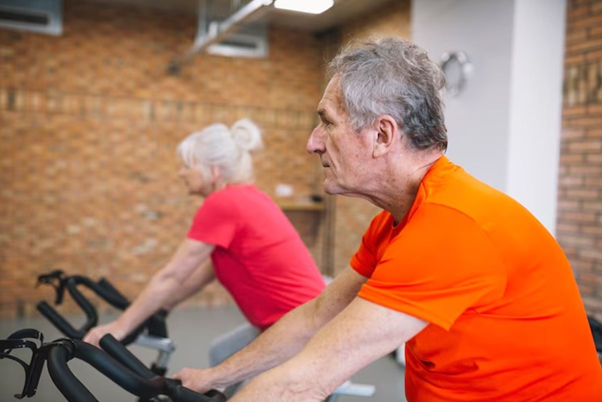 Imagen 1. Practicar algún deporte o realizar actividad física aporta innumerables beneficios para la salud en el adulto mayor