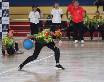Figura 3. A través de estímulos auditivos se adquieren habilidades para el juego del goalball