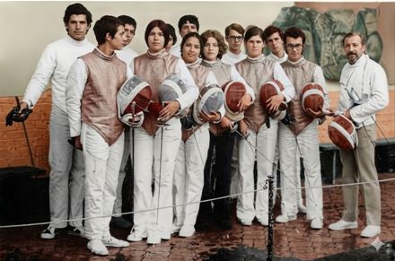 Imagen 5. Don Luis Tossati y un grupo de discípulos en 1973