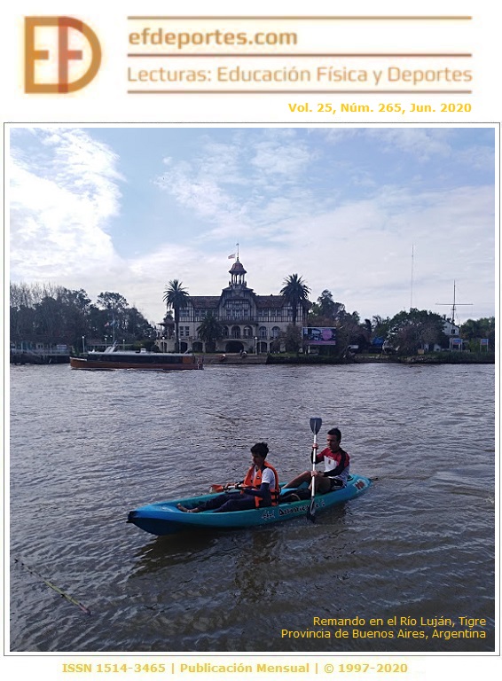 Remando en el Río Luján, Tigre, Provincia de Buenos Aires, Argentina